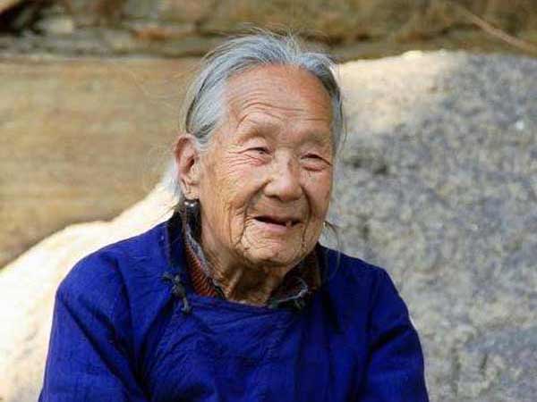 Chiêm bao thấy bà gọi về ăn cơm