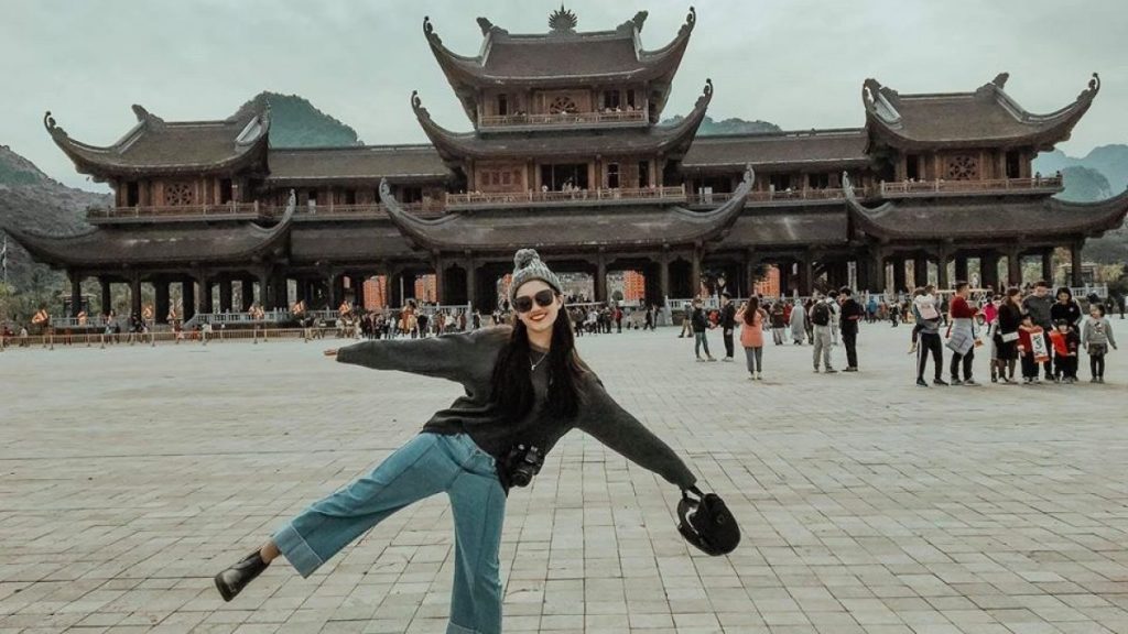 Mơ đi du lịch chùa